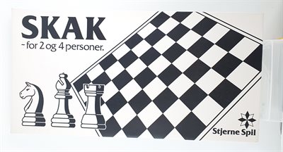 Skak (for 2 og 4 Personer). 50 X 25cm.